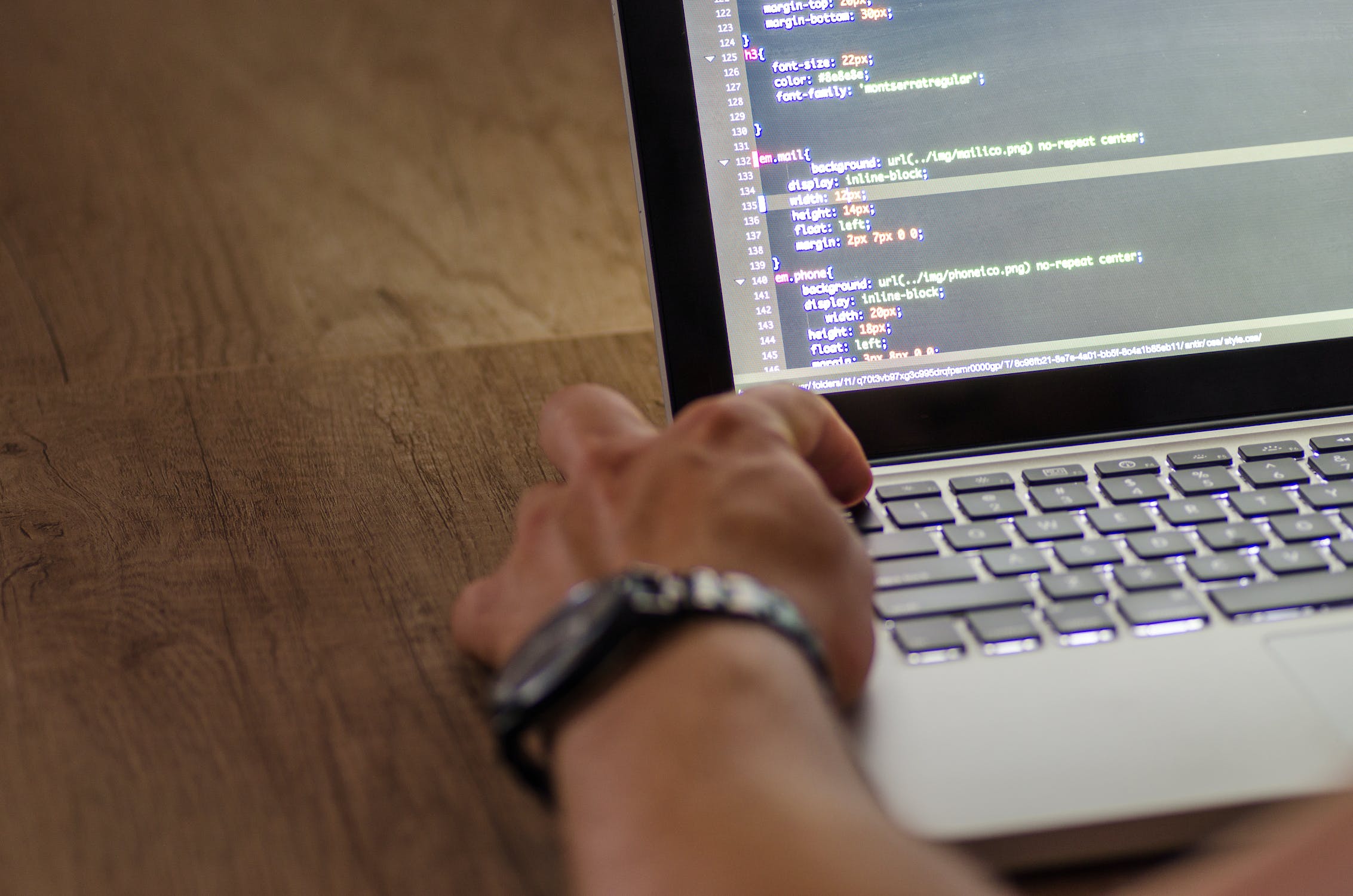 Binary Search Trees And Its Uses 2 pexels photo 574080 1